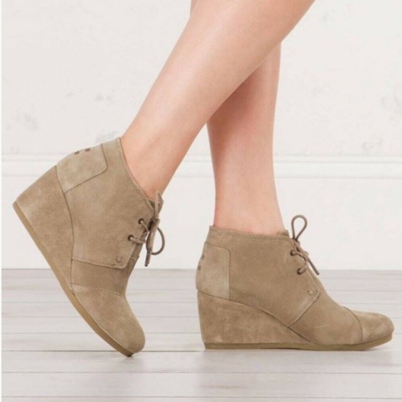NWOT Tom's Desert Wedge Taupe Suede Ankle Bootie - Picture 2 of 6